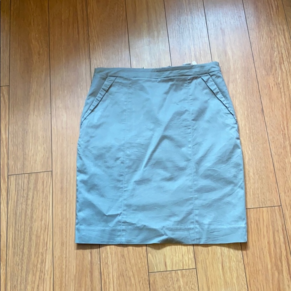 Grey skirt